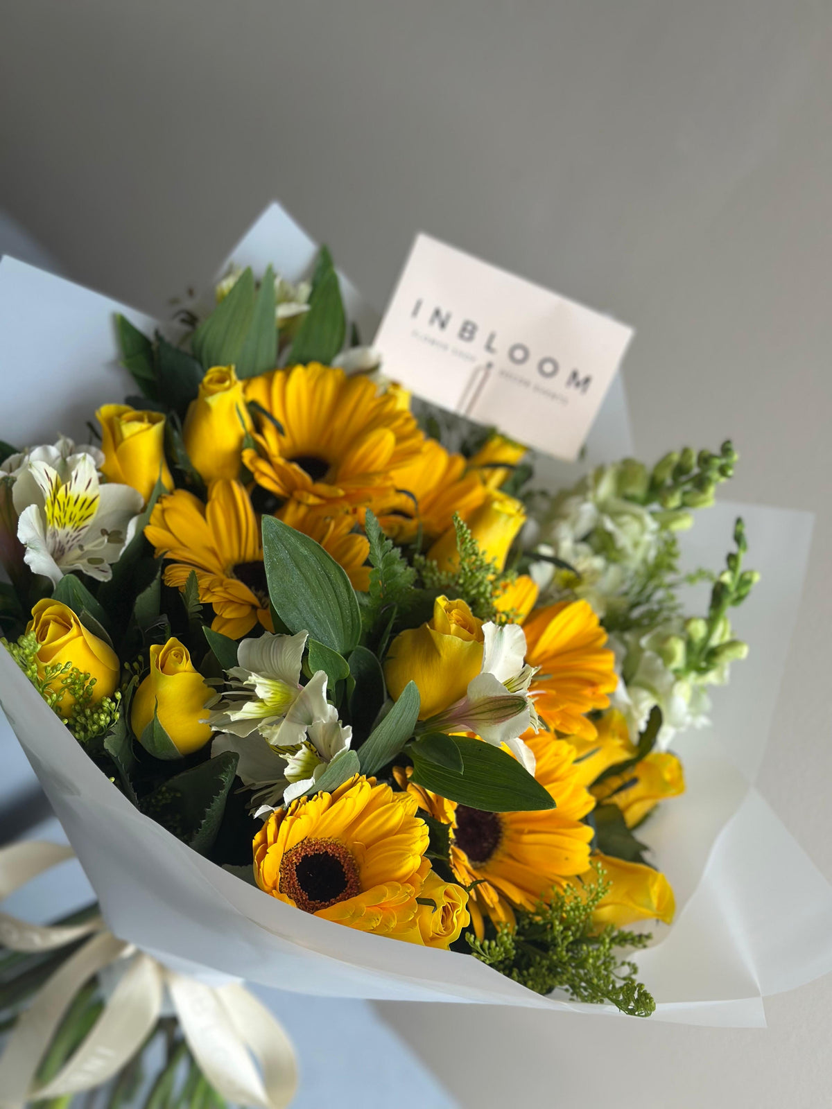 Ramo de Rosas y Gerberas
