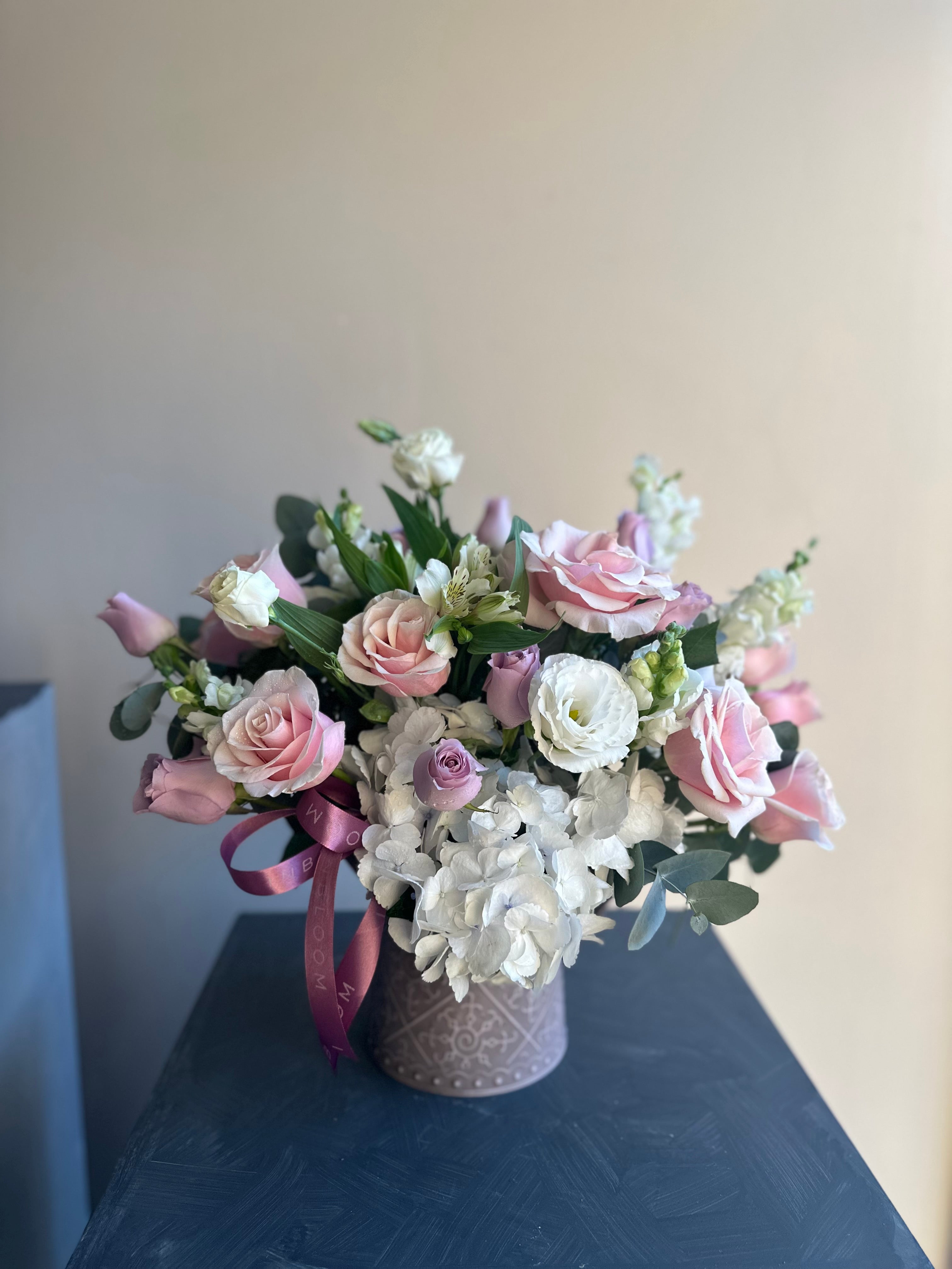 Arreglo floral de Rosas y Hortensias
